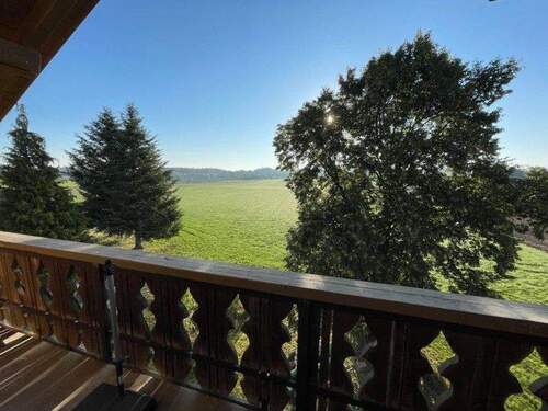 Blick vom Balkon - DACHGESCHOSS-WOHNUNG IN TRAUMHAFTER IDYLLE !