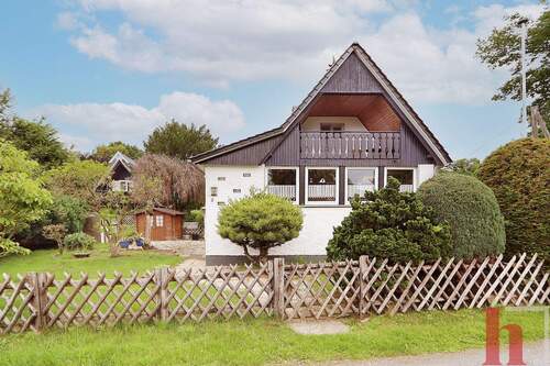 Außen - 3 Zimmer Mehrfamilienhaus, Wohnhaus in Lembruch