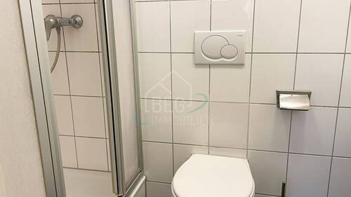 Badezimmer - Etagenwohnung mit 15,60 m² in Schwäbisch Hall zur Miete