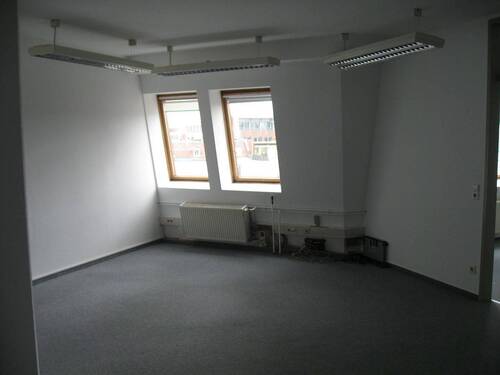 Großer Raum, Blick zum Fenster - 