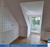 Gemütliche Dachgeschosswohnung mit Balkon im Osten der Stadt Halle (Saale)