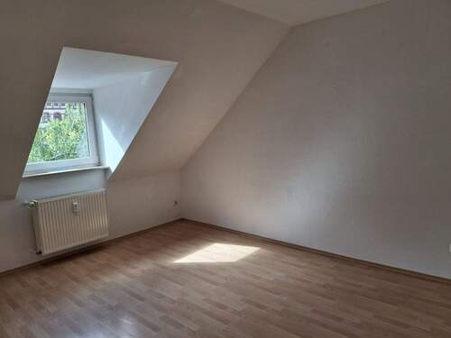 Zimmer 1 - 3 Zimmer Etagenwohnung in Halle (Saale)