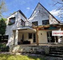 IMMOBERLIN:DE - Sehr attraktives Ein-Zweifamilienhaus in exquisiter Lage zwischen Wald und Havel