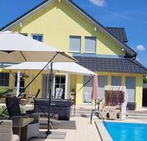 Exquisites Einfamilienhaus mit Pool und imposanten Garten in Türkheim – Luxuriöses Wohnen im maleris