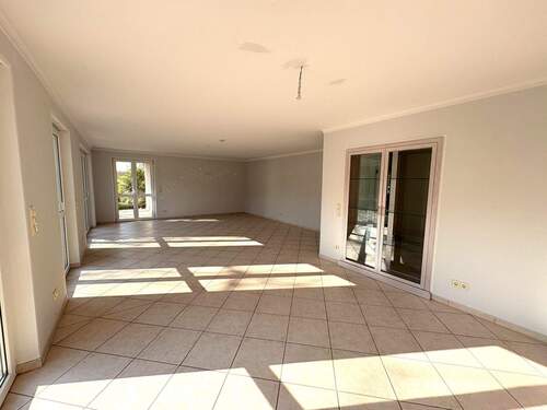 Wohnen/Essen - 4 Zimmer Etagenwohnung in Nürnberg