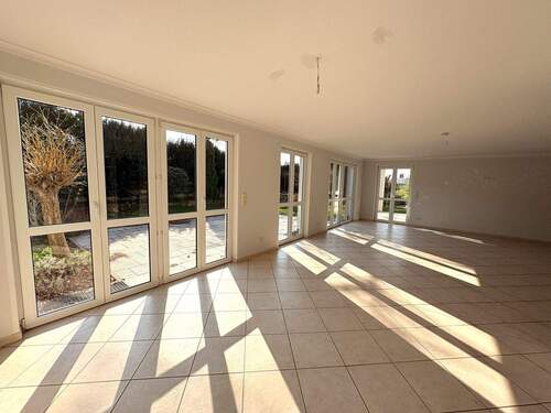 Wohnen/Essen - Etagenwohnung mit 145,00 m&sup2; in Nürnberg zur Miete