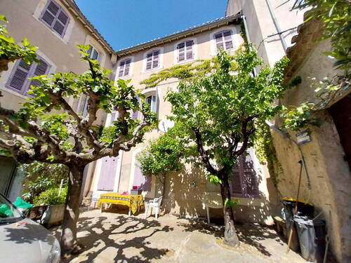 Hofansicht Haus - Provence charmantes altes Stadthaus mit Charme 351 M² 17 Zimmer Innenhof