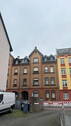 Frontseite und Blick auf Dach - Großzügige Altbauwohnung mit Balkon und Option zur späteren Neuaufteilung