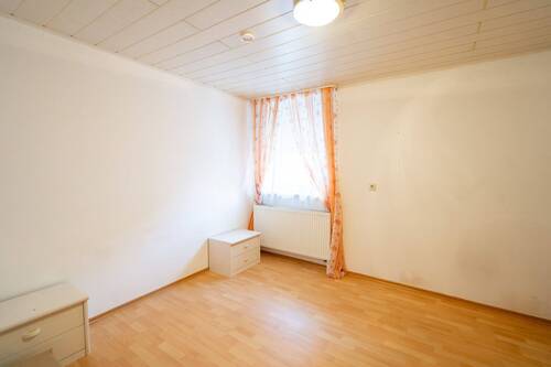 Schlafzimmer EG - Mehrfamilienhaus, Wohnhaus mit 233,00 m² in Saal a.d. Saale zum Kaufen