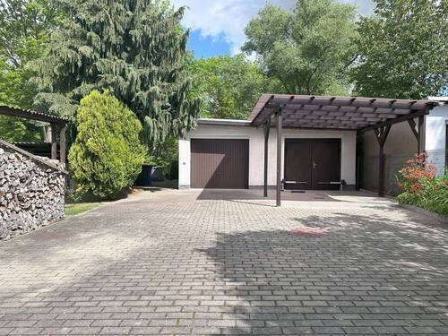 2 Garagen + Carport - 