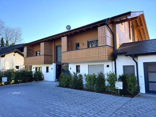 imposanter Eingangsbereich - 3 Zimmer Etagenwohnung zum Kaufen in Garmisch-Partenkirchen