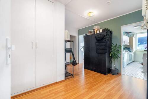 Flur - 2 Zimmer Etagenwohnung zum Kaufen in Hennigsdorf