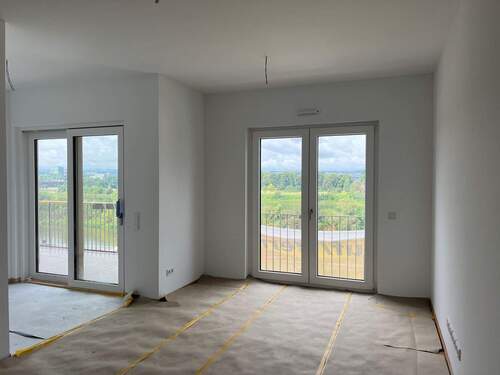 Wohnzimmer mit Küche - 2 Zimmer Etagenwohnung zur Miete in Dresden