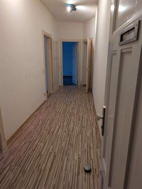 Flur/ Eingangasbereich - 2 Zimmer Etagenwohnung zur Miete in Kiel