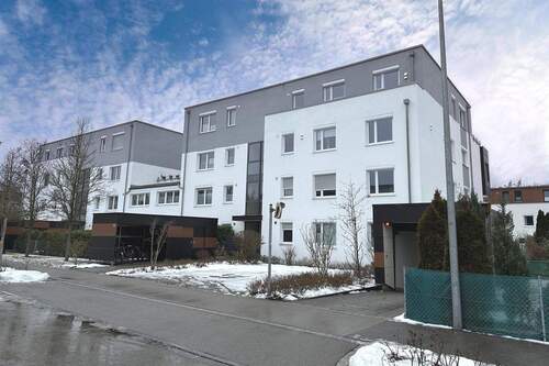 Wohnanlage, Eingang und Tiefgarageneinfahrt - Top-Dachterrassen-Wohnung in Landsberg am Lech