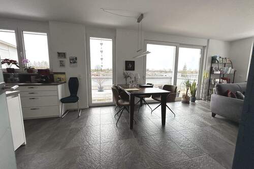 Wohnen / Essen / Kochen, Zugang zur Dachterrasse - Etagenwohnung mit 103,00 m&sup2; in Landsberg zur Miete