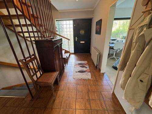 Diele mit Aufgang zum OG - 