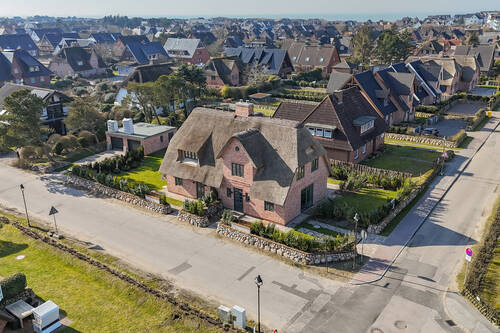 Hausansicht - Neubauhausteil unter Reet - 3.195.000,00 EUR Kaufpreis, ca.  167,00 m² Wohnfläche