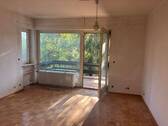 Wohnzimmer mit Balkon - Etagenwohnung zum Kaufen in Berlin