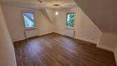 Zimmer 1_www.villingen.immobilien - Sanierte Dachgeschosswohnung - 820,00 EUR Kaltmiete, ca.  74,00 m² Wohnfläche