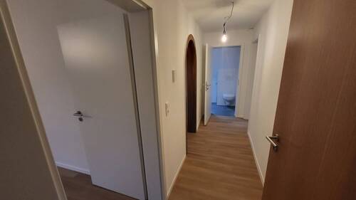 Flur_www.villingen.immobilien - 3 Zimmer Etagenwohnung in Villingen-Schwenningen