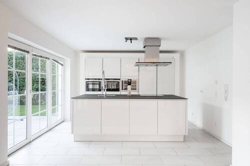 Kueche - Einfamilienhaus mit 158,00 m&sup2; in Grünwald zum Kaufen