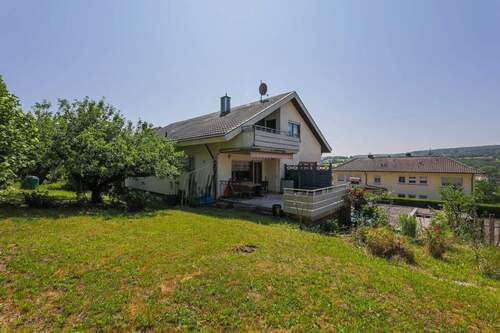 Rückansicht - Garten - Solides Einfamilienhaus mit ELW