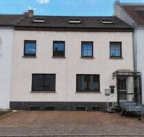 Gepflegtes Reihenmittelhaus mit 2 Wohneinheiten und Garten in Saarlouis-Roden
