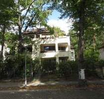 14193 Berlin-Grunewald, ruhig in allerbester Wohnlage im 1.OG, hochwertige Grundsanierung, komplette EBK, große Terrasse - zusätzlich Tiefgaragenplatz