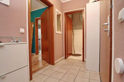 Flur - 4 Zimmer Etagenwohnung zum Kaufen in Henstedt-Ulzburg