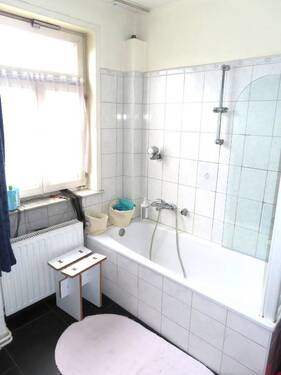 Bad - Etagenwohnung mit 65,00 m&sup2; in Kassel zur Miete