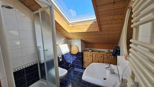 Badezimmer Dachgeschoss - 