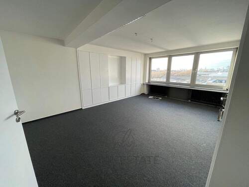 1.jpg - Helles Büro für Start-Ups oder Einzelunternehmen – zentral, flexible Nutzung