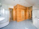 Badezimmer mit Sauna - 