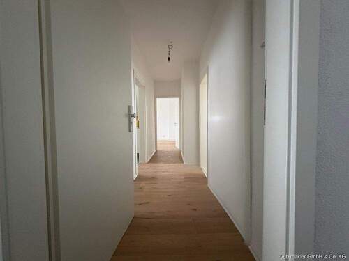 VUB0002340-3 - 4 Zimmer Etagenwohnung in Hof