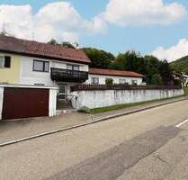 Gepflegte Doppelhaushälfte mit Gewerbeflächen - Burladingen
