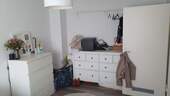 Schlafzimmer richtung Tür - 1 Zimmer Etagenwohnung in Nürnberg