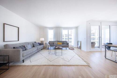 Wohnzimmer - 4 Zimmer Etagenwohnung zur Miete in München