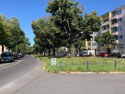 Blick in die Strasse - 2 Zimmer Etagenwohnung in Berlin