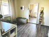 moderne, freundliche Zimmer (OG) - 