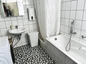 Bad mit Wanne/Dusche/WC - 