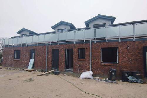 Außenansicht Eingangsbereich - Zur Miete: Erstbezug in ländlicher Idylle - 3-Zimmer-Wohnung im Erdgeschoss