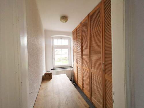 Ankleidezimmer Vorderhaus - 