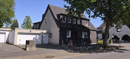 Ansicht Straßenseite Roter Weg - 6 Zimmer Einfamilienhaus in Dortmund