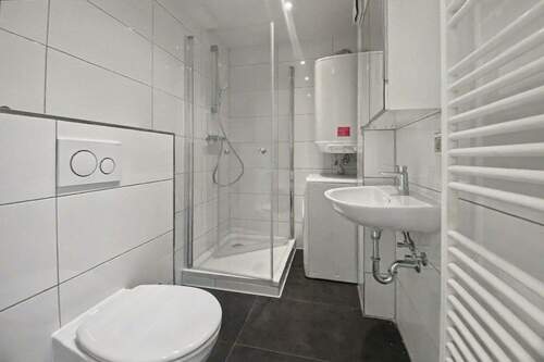 Badezimmer - 1 Zimmer Etagenwohnung in Nürnberg