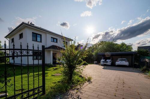 Grundstückseingang - 6 Zimmer Einfamilienhaus in Nuthetal