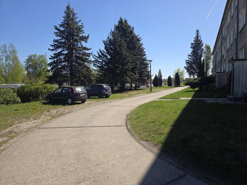 Parkplatz Wohnhaus - 