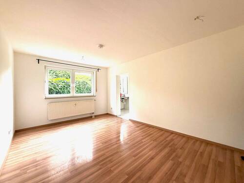 Wohnen - Essen zur Küche hin - Gemütliche Souterrainwohnung in ruhiger Lage