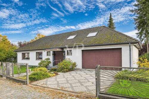 Straßenansicht - 5 Zimmer Einfamilienhaus zum Kaufen in Berlin