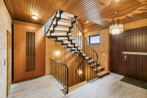 Entree & Aufgang - Einfamilienhaus mit 230,00 m&sup2; in Berlin zum Kaufen